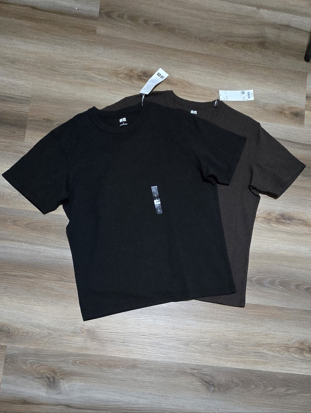 NWT Uniqlo Men's Black Brown Bundle Crew Neck T-Shirt - Classic Casual Size L